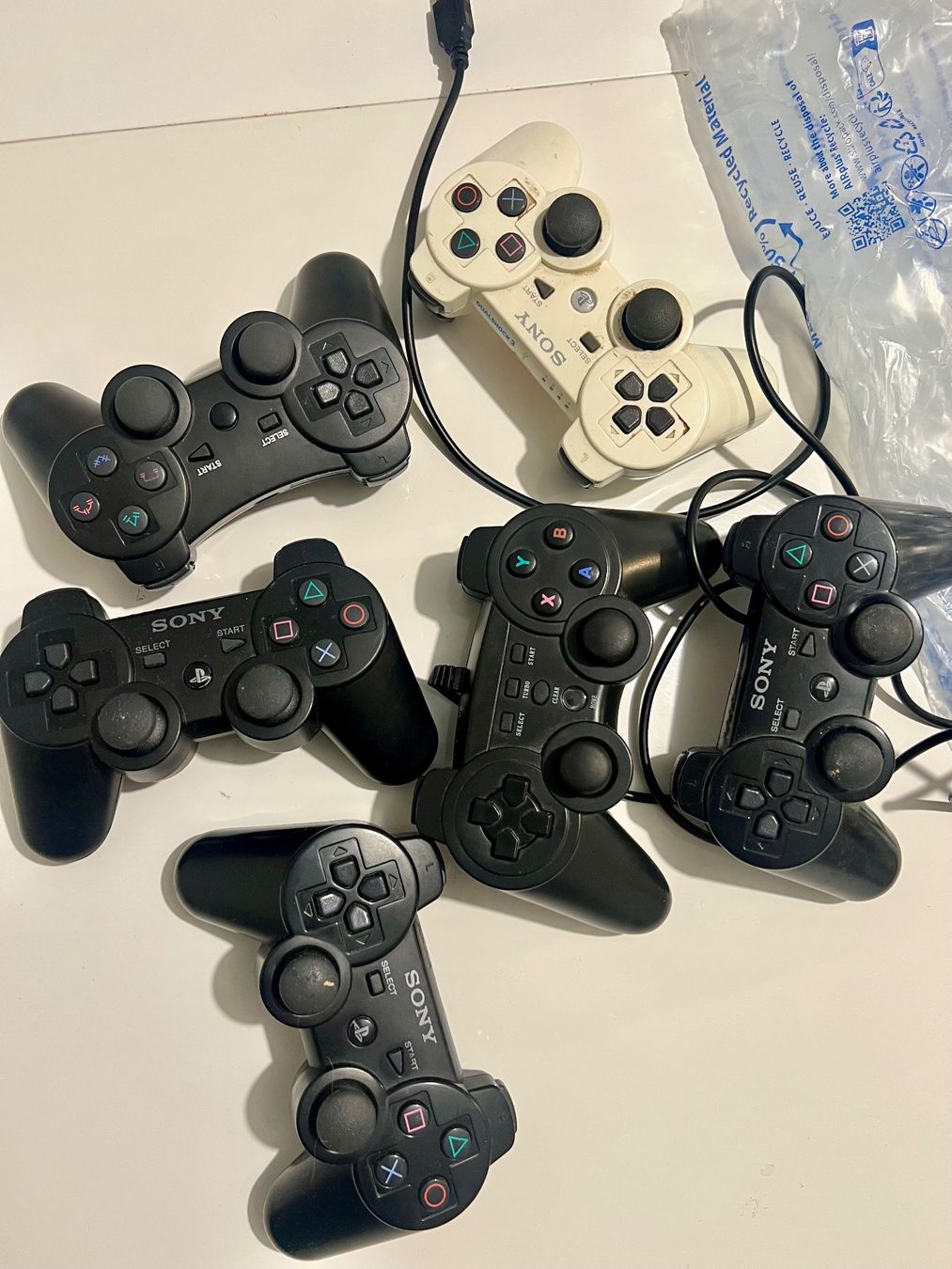 Sony Manettes: PS3 Controllern Ab. 1 FR – D'occasion à Zürich par T.E.B 1