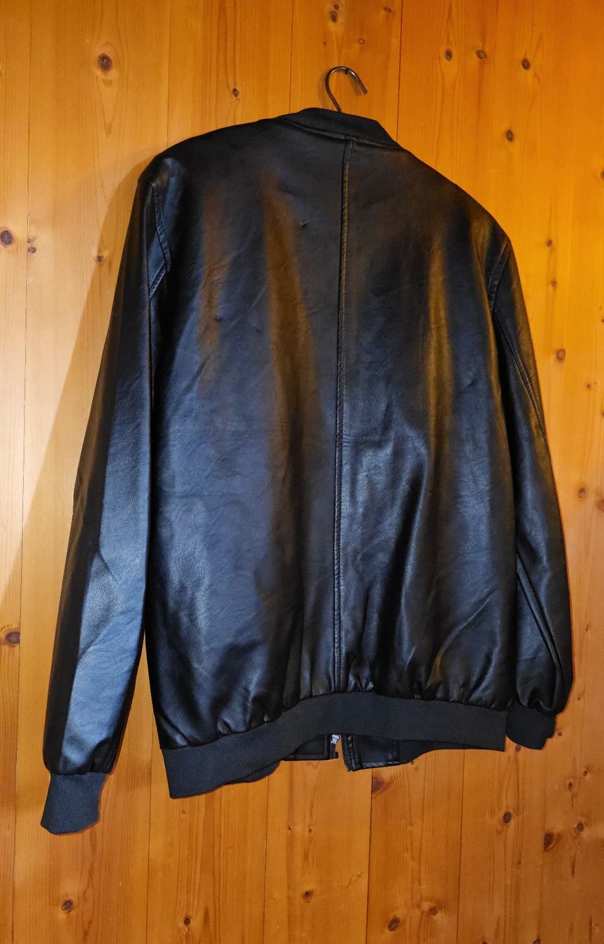 Giacche: Stylische schwarze Bomberjacke – Usato da Wald ZH venduto da swi_lzk6 3