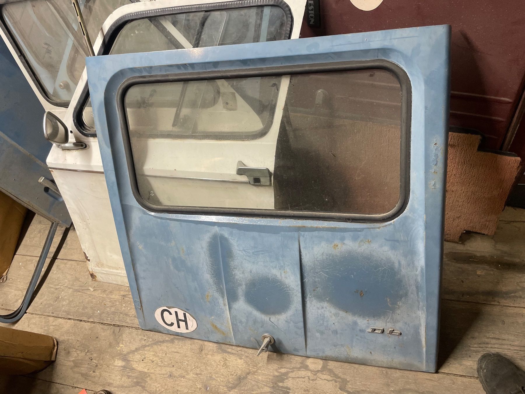 Citroën Tutti pezzi di ricambio auto: Div. Karosserieteile zu Citroën Dyane – Difettoso da Gletterens venduto da XBHS7412 9