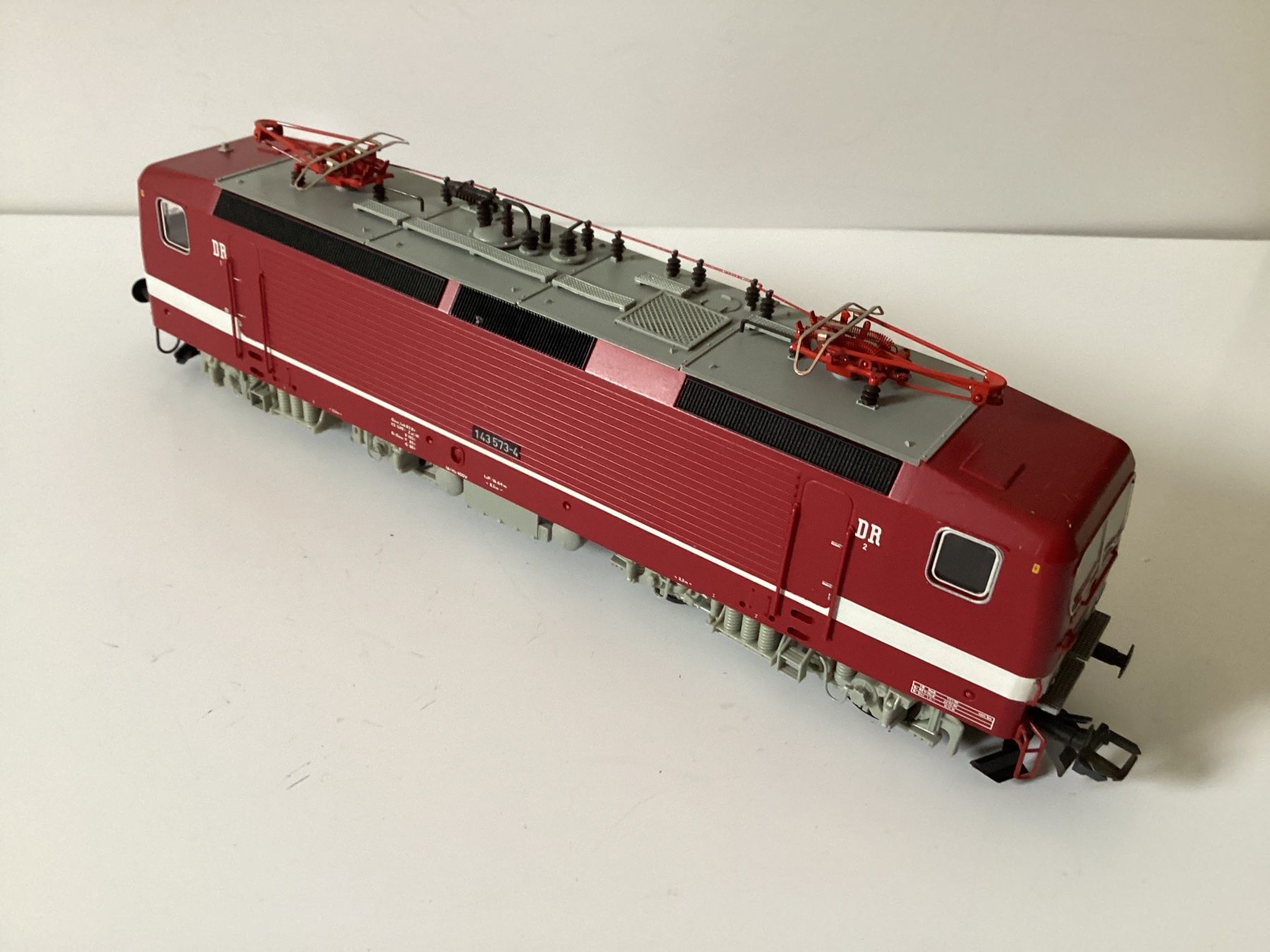 Roco Modelleisenbahnen: Roco 43680 DR 143 573-4 H0 1:87 – Gebraucht aus Effretikon von simtek_de 1