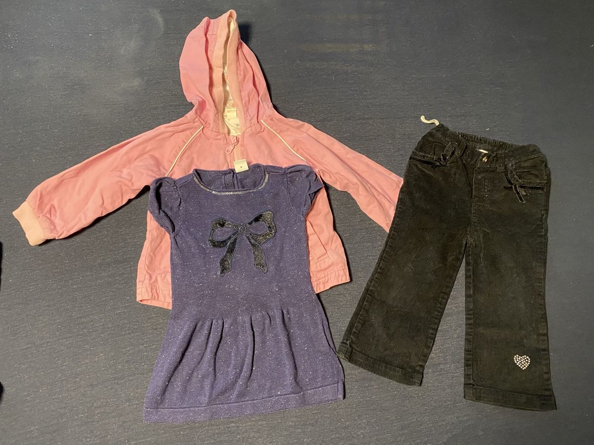 S.Oliver Lotti & Set di vestiti: Herziges Mädchen Kleiderpaket S Oliver Peter Rabbit Gr 92 – Usato da Zizers venduto da dalaub 6