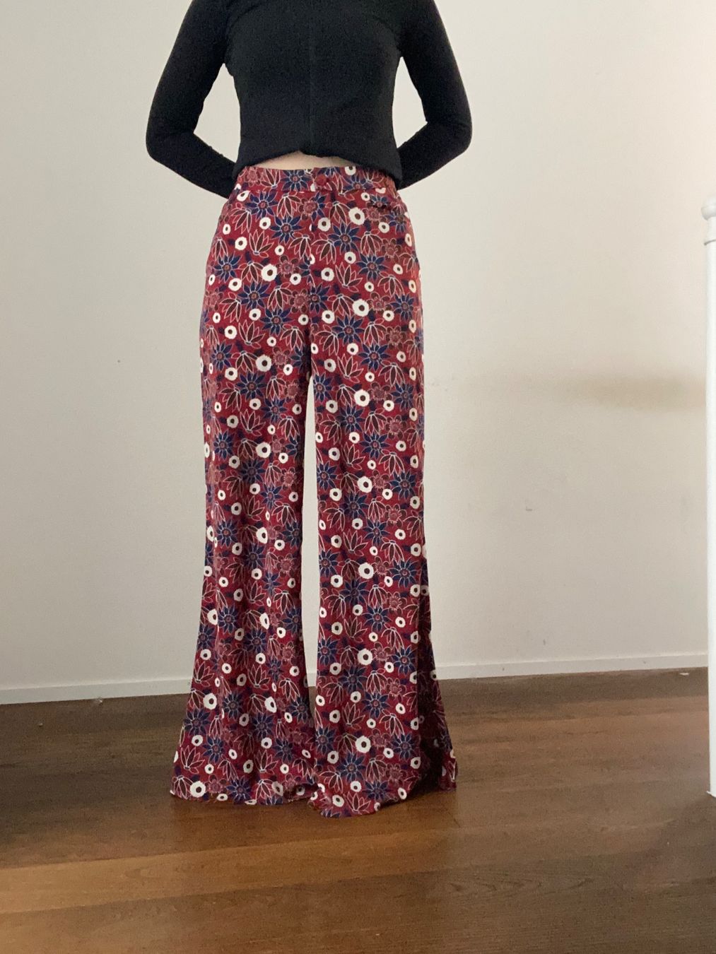 Pantaloni: 70er Hose Blumenmuster – Usato da Spiegel b. Bern venduto da ano_tc7y