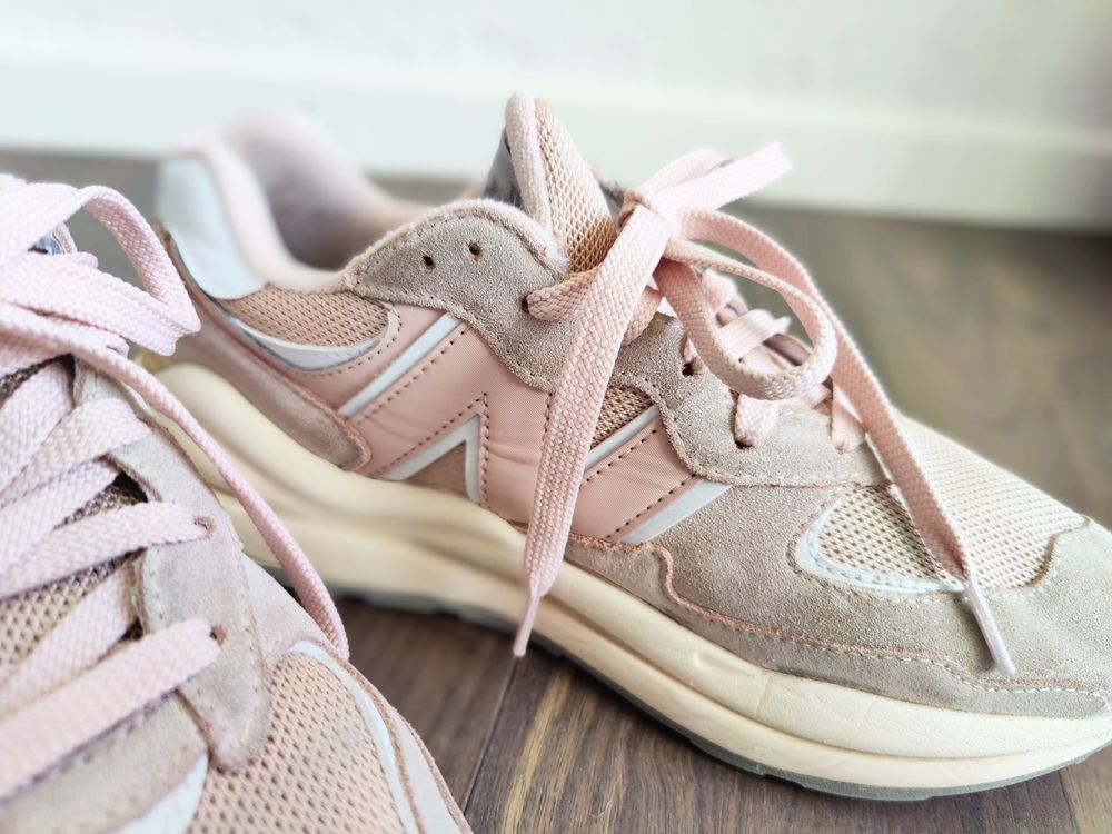 New balance hot sale blush sneakers