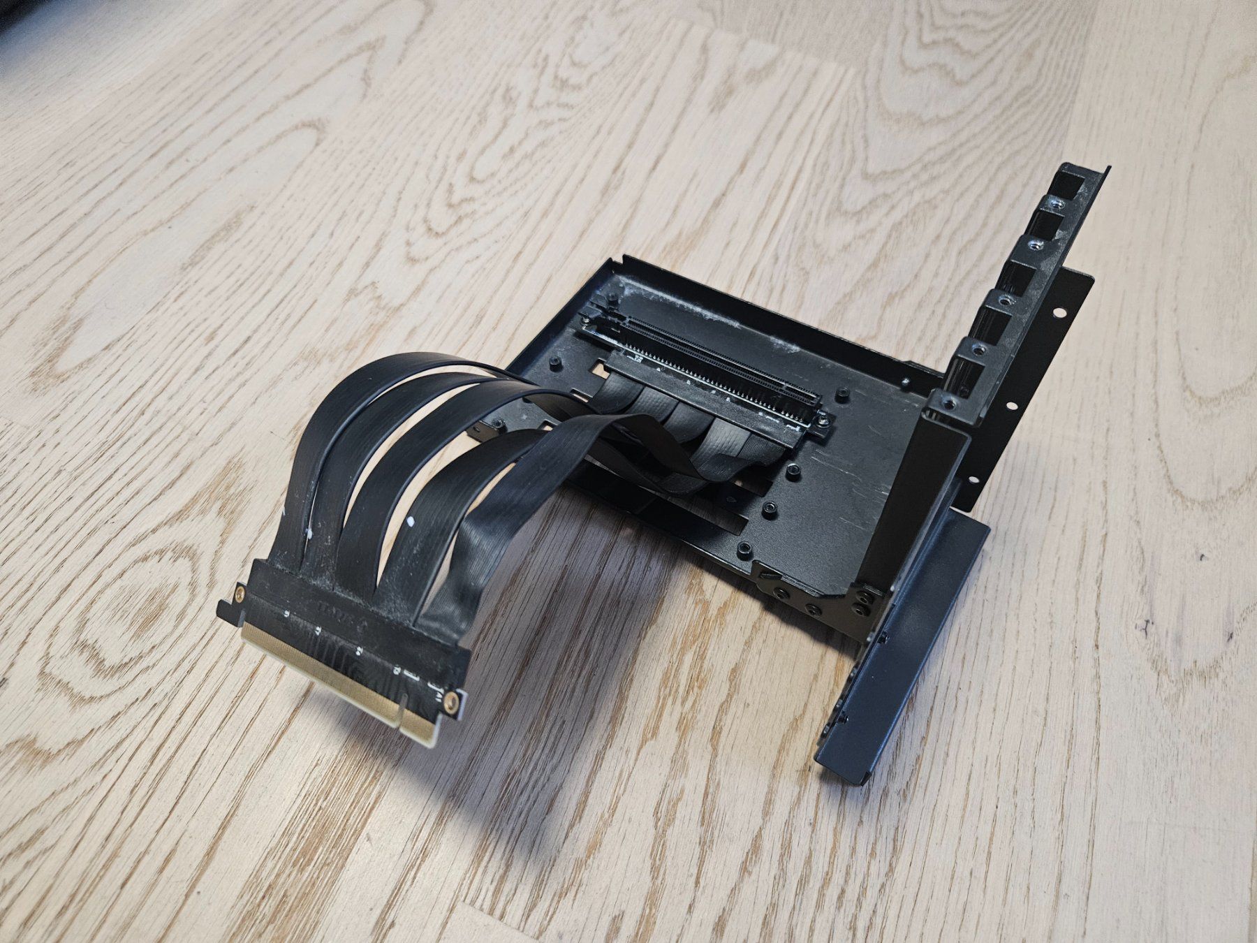 Lian Li Custodie: Lian Li O11DXL-1 VERTICAL GPU BRACKET KIT PCI-e 4.0 – Usato da Dällikon venduto da superangebote 3