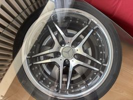 Wohnzimmer Tisch, Mercedes Felge 19 Zoll.
