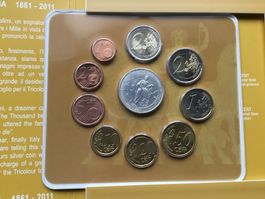 ITALIA **  EURO münzsatz  2011,mit 5euro Silbermünze