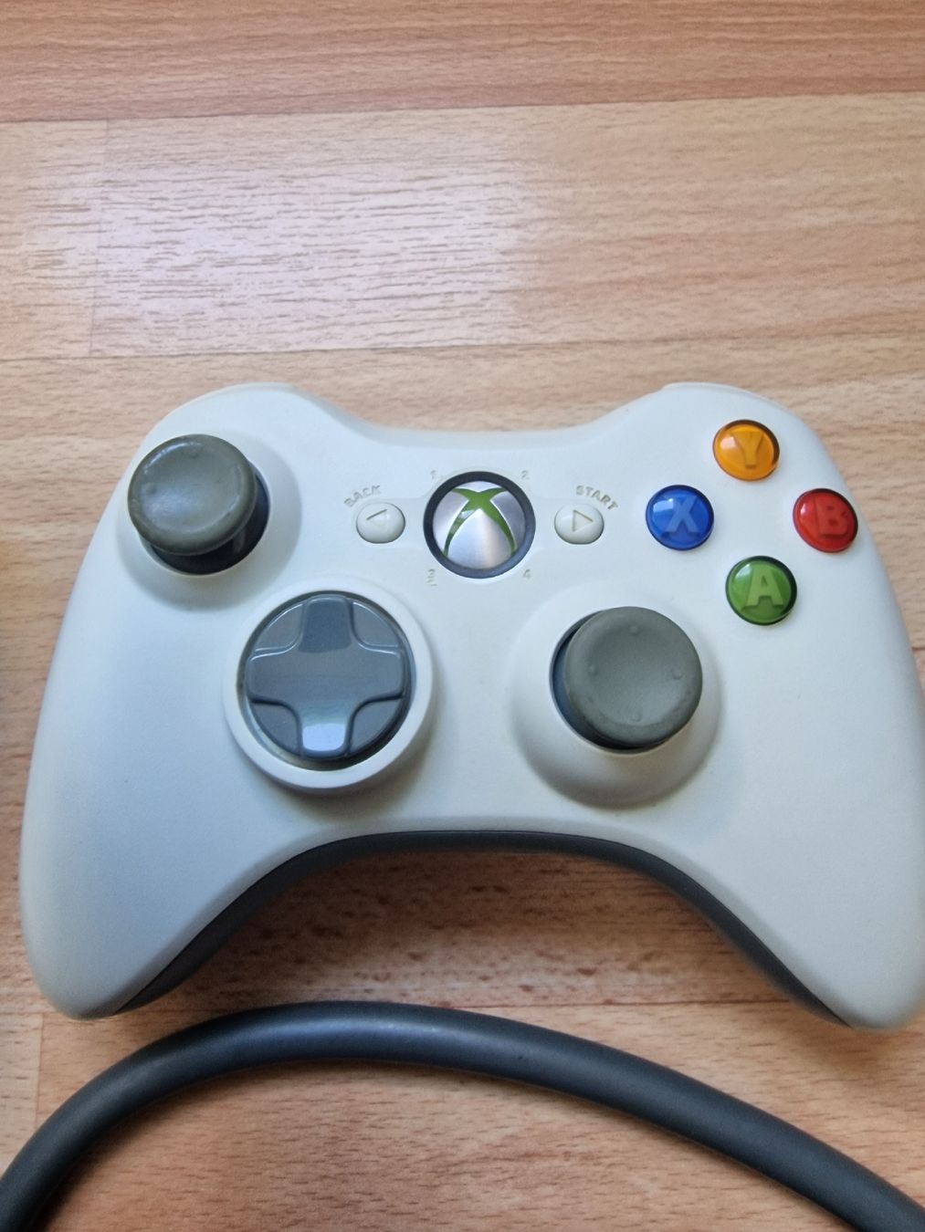 Microsoft Consoles: Spielkonsole Microsoft Xbox 360 mit Controller gebraucht – D'occasion à Fahrwangen par luk_bhw7 6