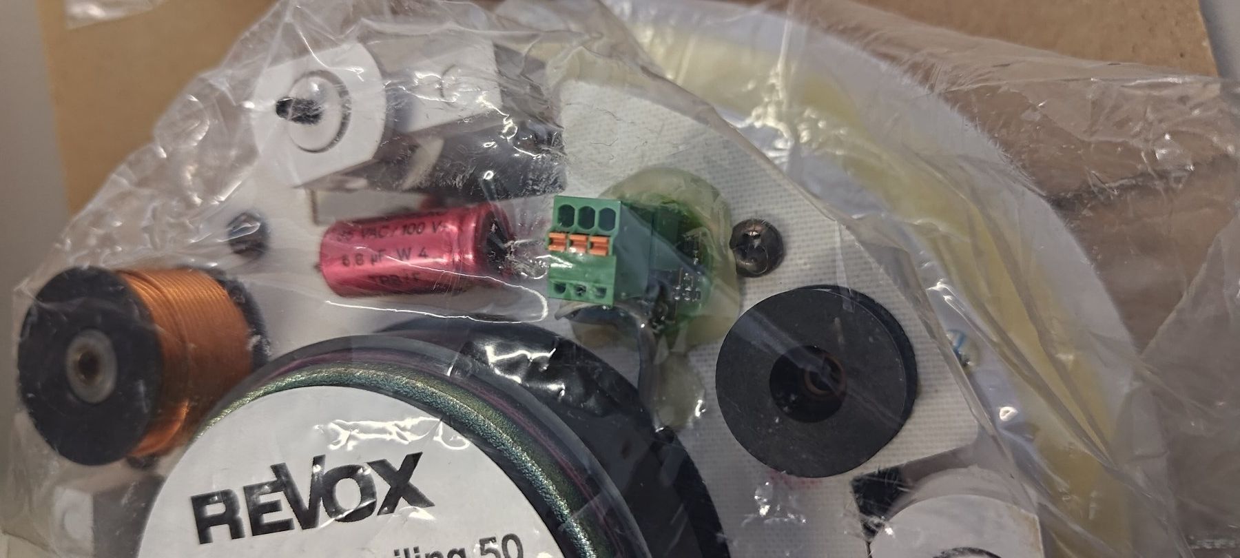 Revox Casse acustiche: Revox Einbaulautsprecher Inceiling 50 IR – Usato da Unterägeri venduto da sumatronic 2