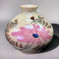 Vase VALLAURIS pique-fleurs en grés émaillé peint à la main