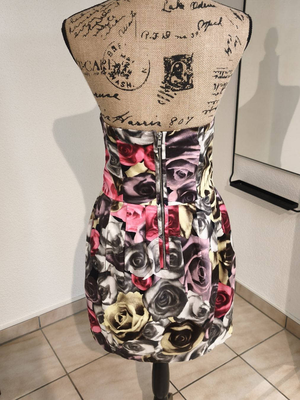 H&M Kleider: Divided Exclusive Kleid, Gr. 40, Blumenmuster, Sommer! – Neu (gemäss Beschreibung) aus Emmetten von SecondhandSiska 2