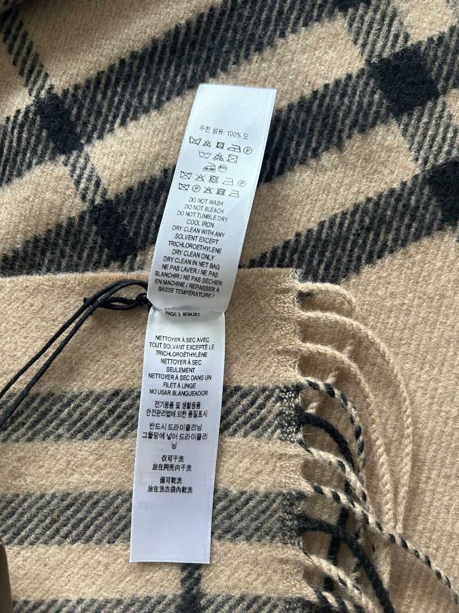 Burberry Foulard & Sciarpe: Sciarpa BURBERRY – Nuovo (secondo la descrizione) da Locarno venduto da Matic04 6