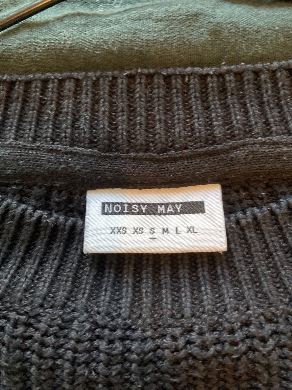 Pulls & Sweat-shirts: Schwarzer Strick-Pullover – D'occasion à Zürich par vesieber 1