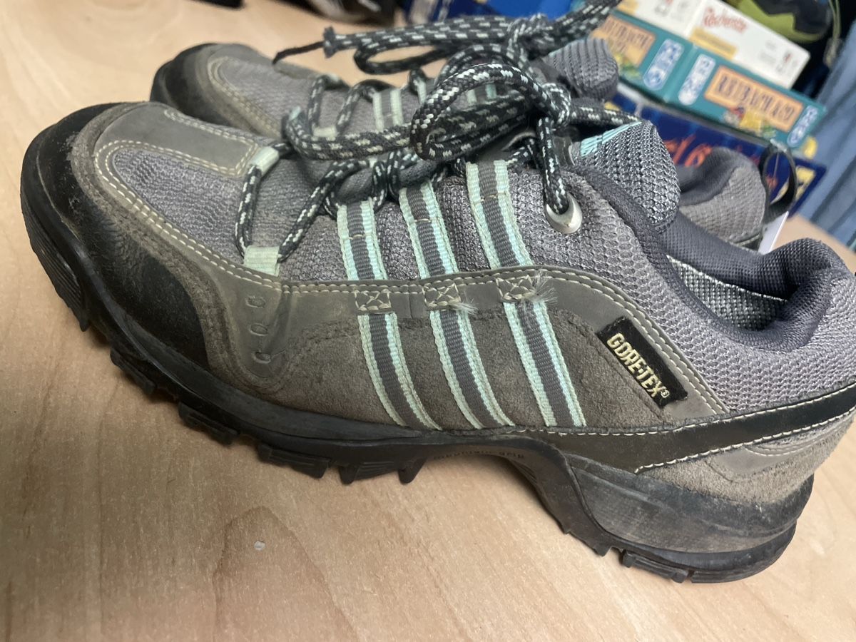 Adidas Scarpe per ragazzi: Adidas Gore-Tex Wanderschuhe, Gr. 36 2/3 – Usato da Obergerlafingen venduto da cabo4