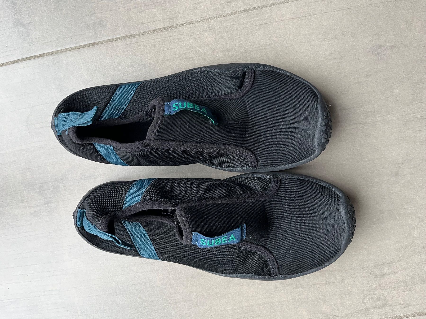 Scarpe per ragazzi: Badeschuhe Grösse 36/37 – Usato da Brugg AG venduto da daniela065