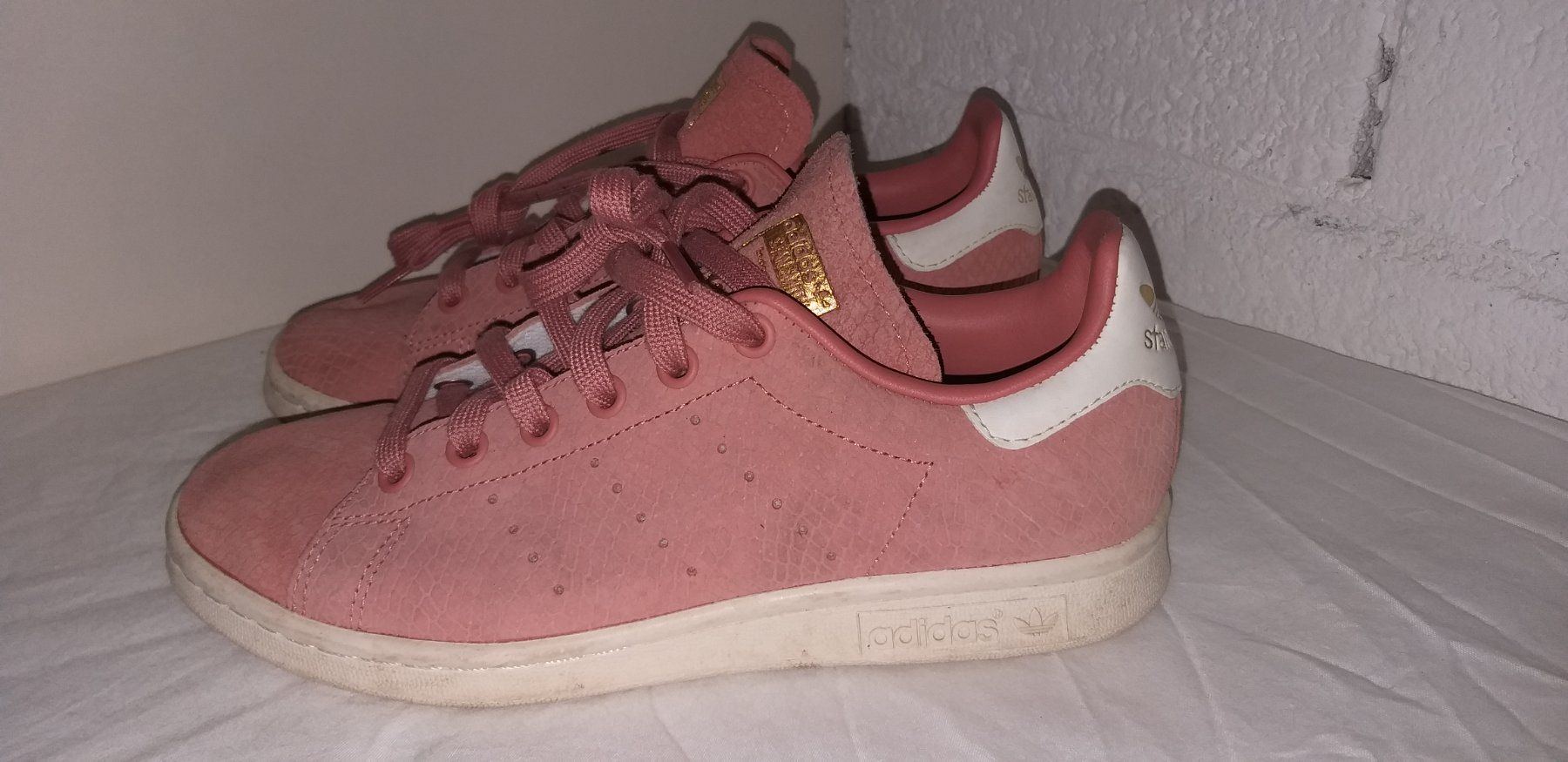 Adidas Damenschuhe: Chaussures/Schuhe ADIDAS STAN SMITH     Pointure/Grosse 37,5 – Gebraucht aus Cossonay-ville von Super-Price-Quality 2