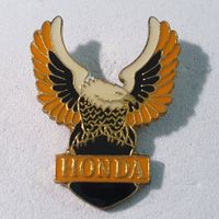 AA323 - Pin Adler HONDA Motorrad & Auto