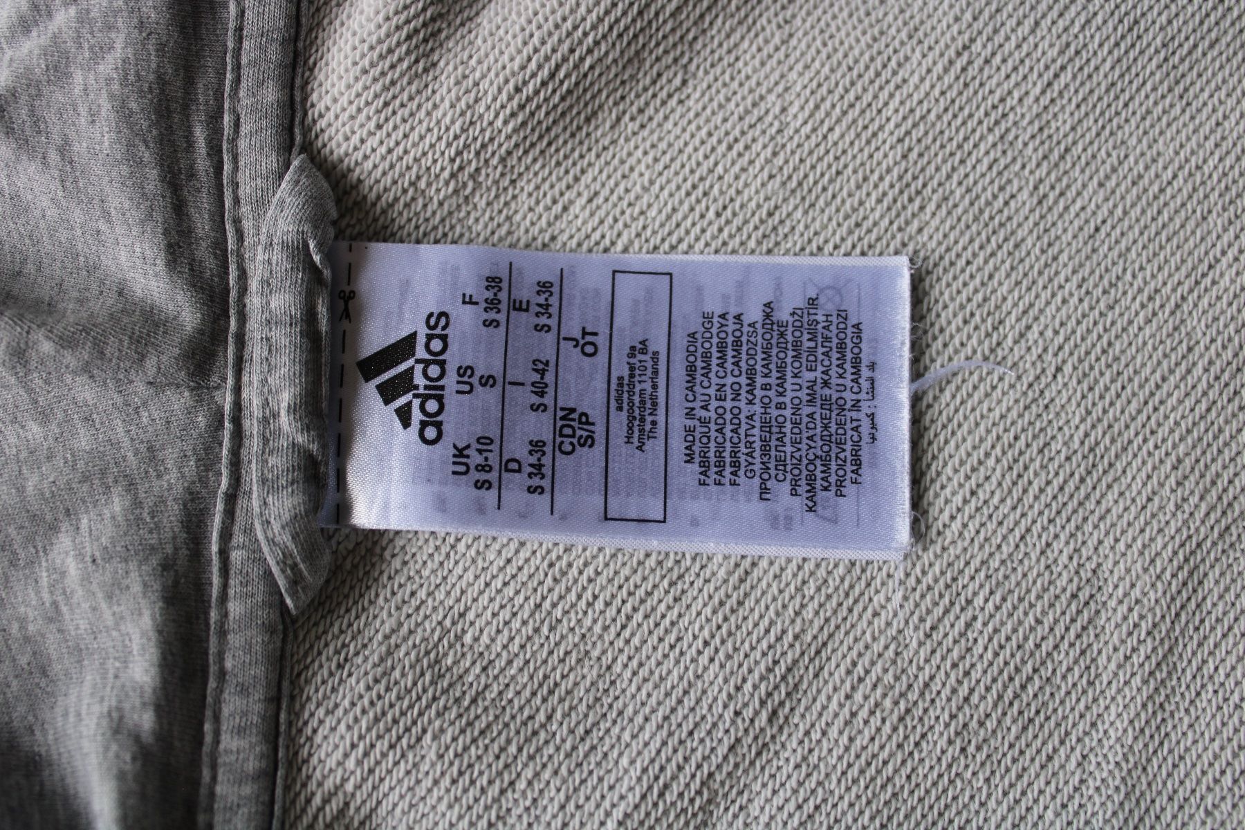 Giacche: Veste adidas Gris – Usato da Essertines-Rolle venduto da Nono_1802 1