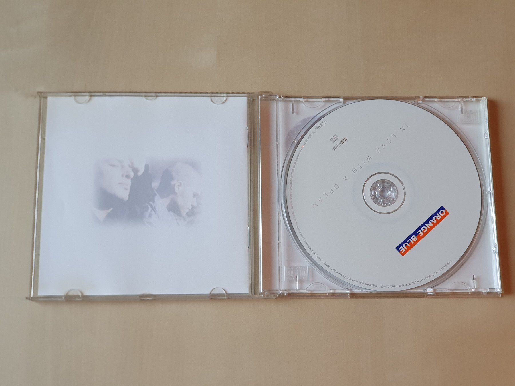 CD: Orange Blue In Love with a Dream – Usato da Stansstad venduto da collectorsshop 2