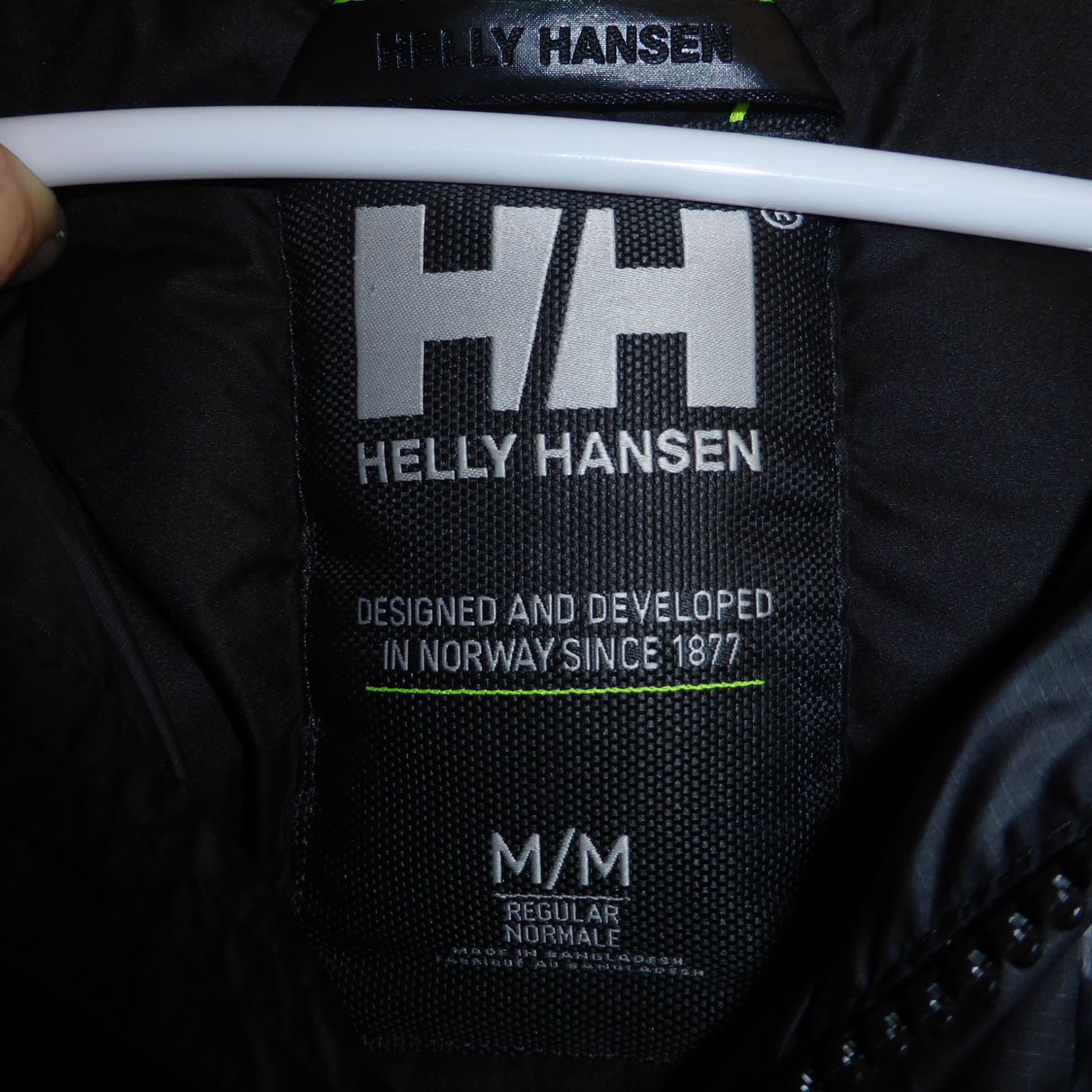 Helly Hansen Vestes: Winterjacke HELLY HANSEN, Gr. M – D'occasion à St.Gallen par regenbogen5 1