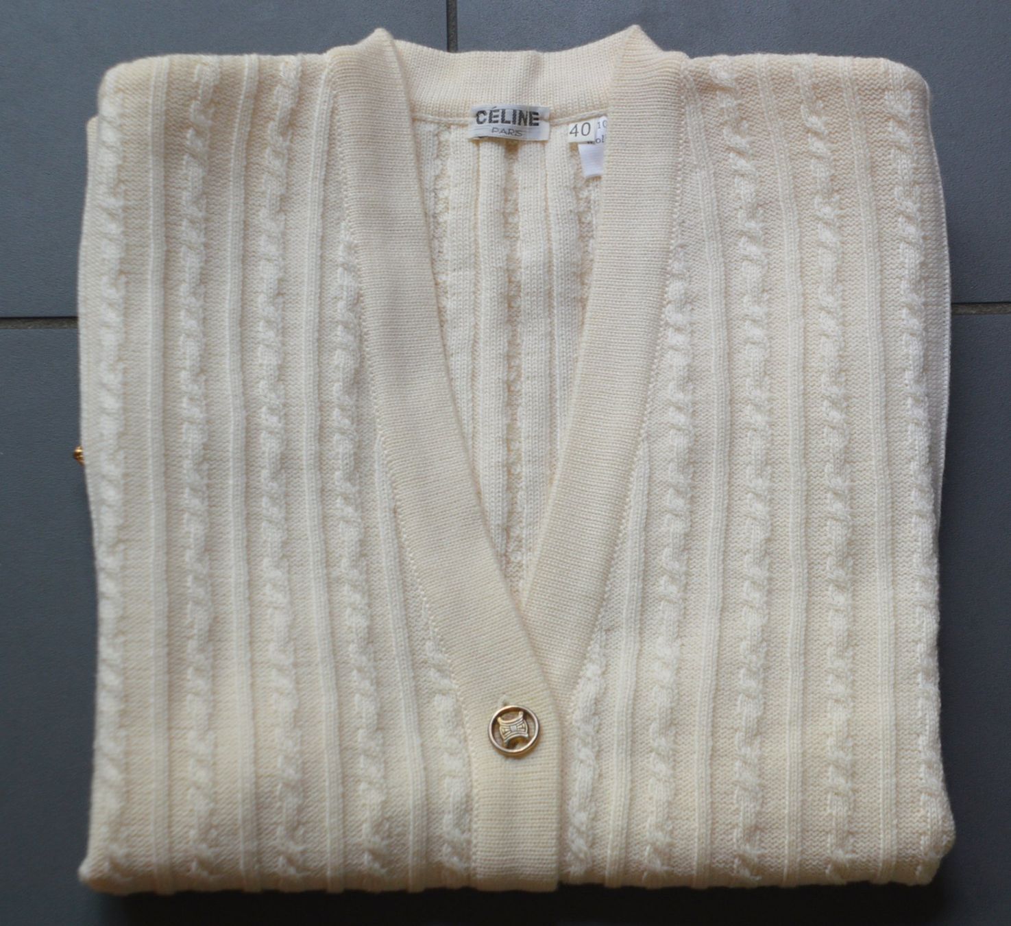 Celine Pullover & Sweatshirts: Pullover ohne Ärmel  Céline pull sans manches .40 – Gebraucht aus Collonges von Auganien 7