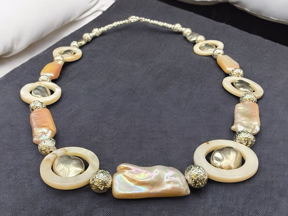 Catenine: Elegante Halskette mit Perlmutt – Nuovo (secondo la descrizione) da Lamone venduto da LaCantinaMagica