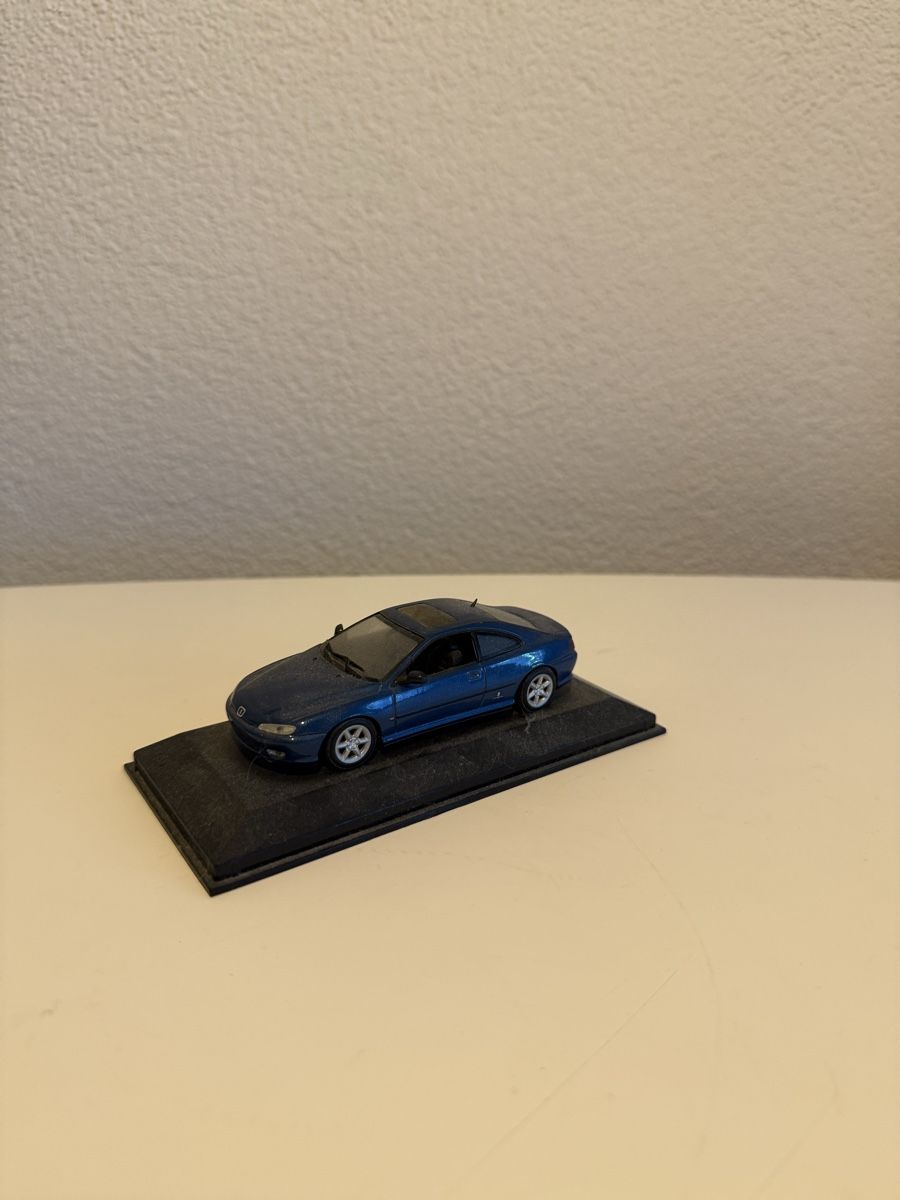 Peugeot Modellini d'auto: Modellauto Peugeot 406 Coupe dunkelblau – Usato da Aarberg venduto da Paloma013