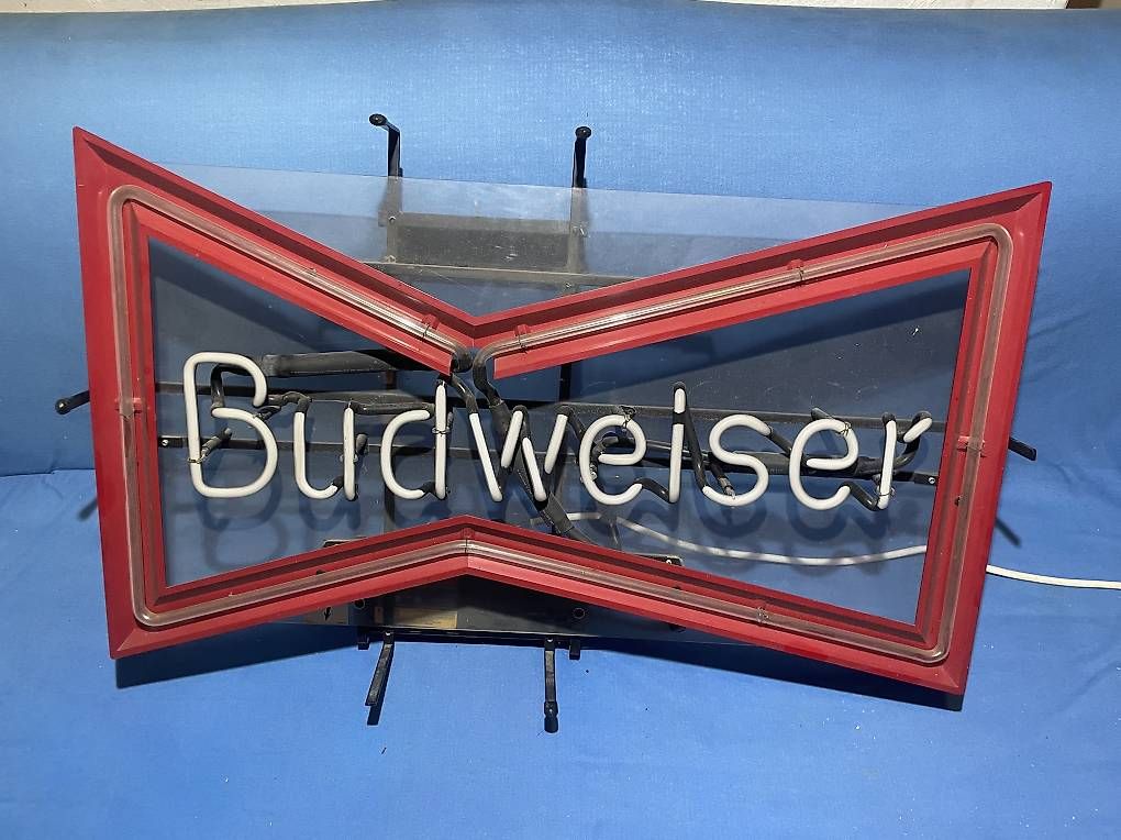 Alle Dekorationen: Budweiser, Leuchtreklame, Werbung, Bier – Gebraucht aus Lupsingen von kurrrti 3