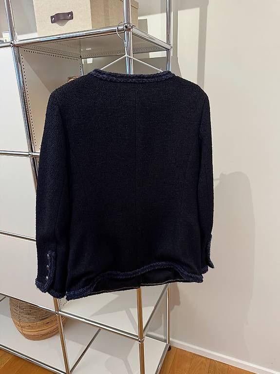 Chanel Giacche: CHANEL JACKE NAVY & BLACK – Nuovo (secondo la descrizione) da Schwyz venduto da bofb 4