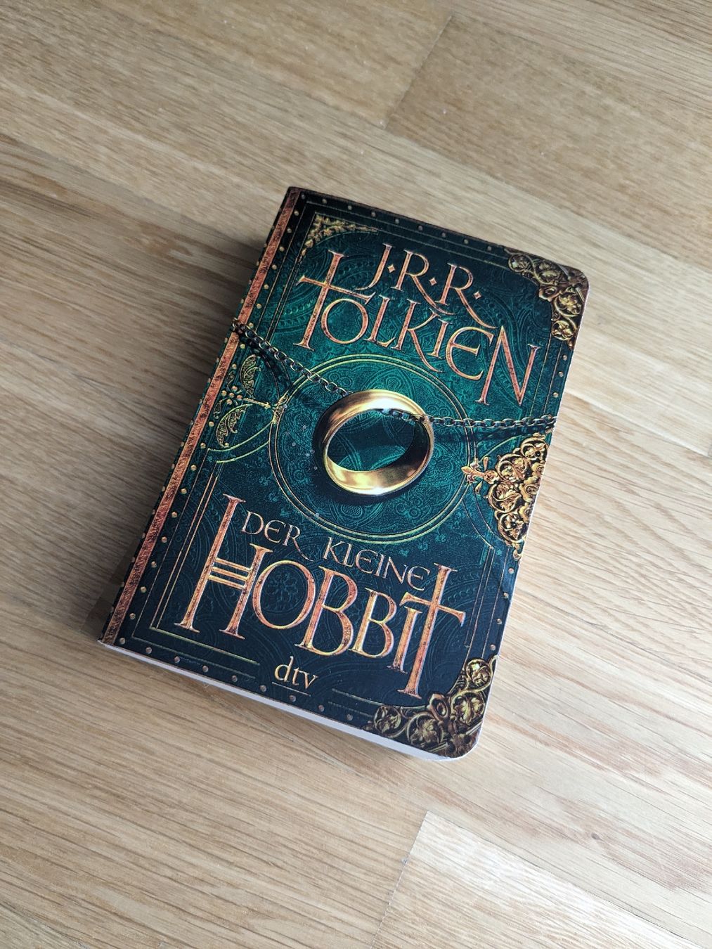 Bücher: Der kleine Hobbit JRR Tolkien – Gebraucht aus Wald ZH von