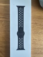 Apple Watch 45mm Nike Sportarmband, Black/Black (S/M & M/L)