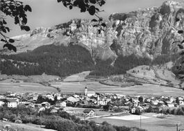 Flims Dorf (GR) – Ortsansicht mit dem Flimserstein G