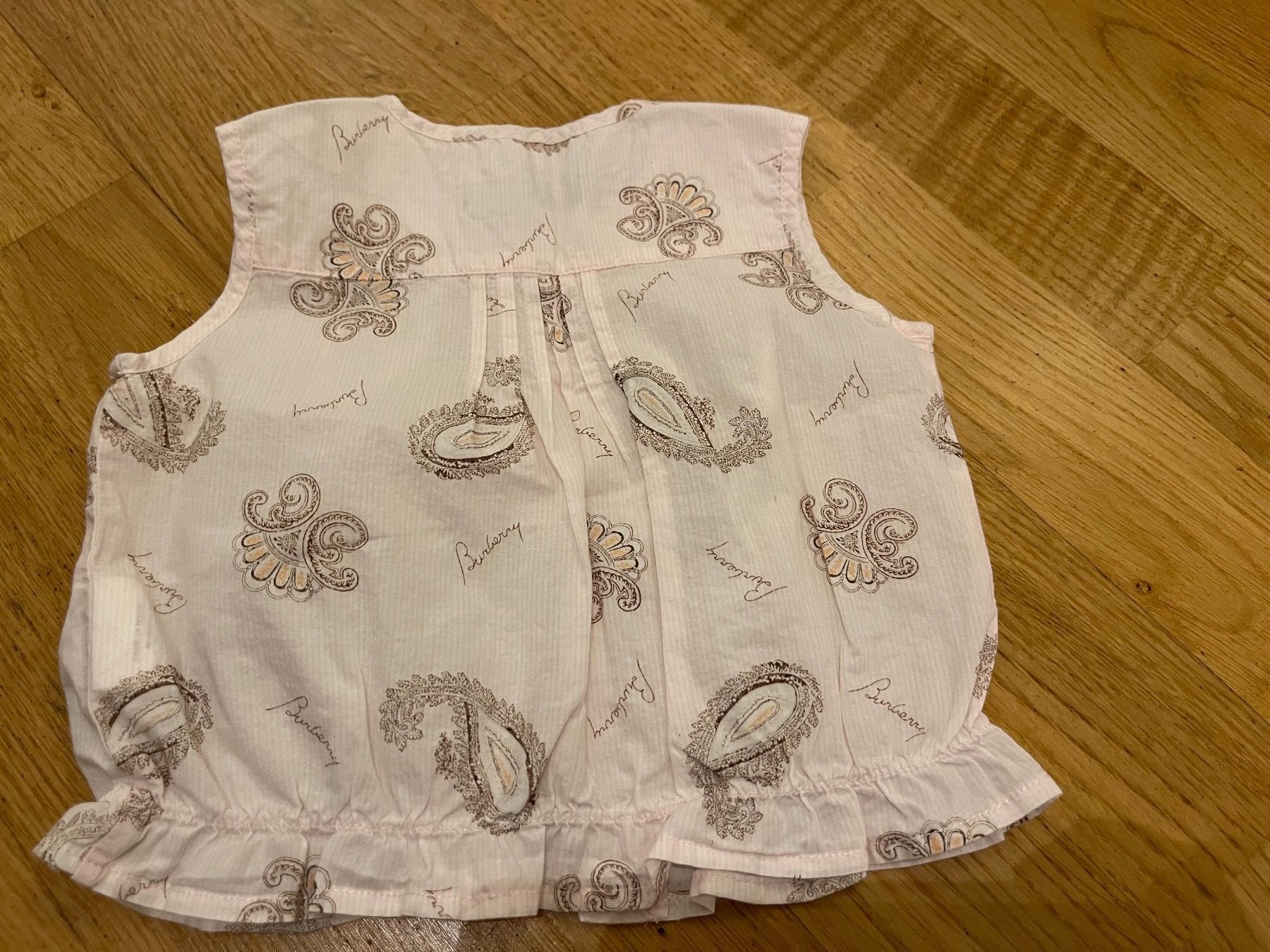 Camicie, Top & T-shirt: Burberry  Baby cropped 6Mt – Usato da Zürich venduto da Bybyana 2