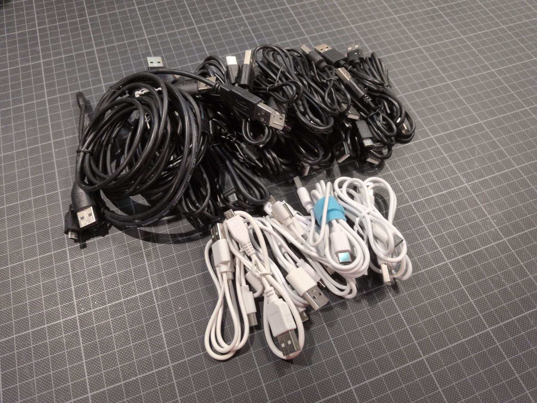 Cavi: USB-C und micsoUSB Ladekabel (44 Stk) – Usato da Rüfenacht BE venduto da swalin 1
