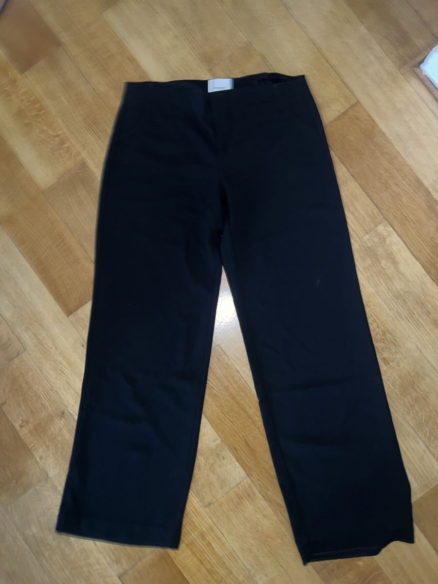 Reformation Pantalons: Reformation Hose schwarz Grösse M – D'occasion à Aesch BL par sof_rk2j 1