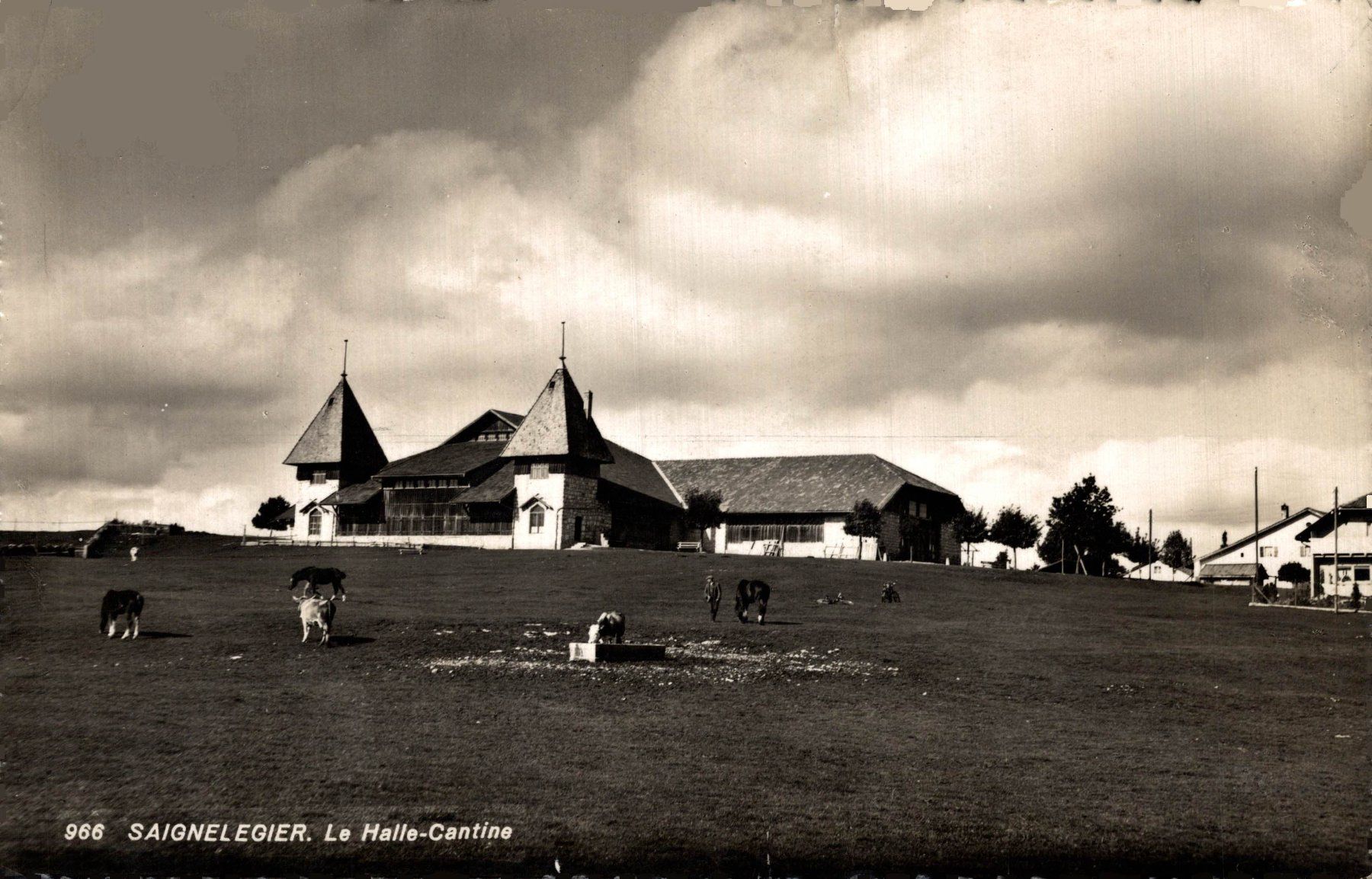 Cartoline postali: Saignelégier. Le Halle-Cantine – Usato da Bronschhofen venduto da Astore