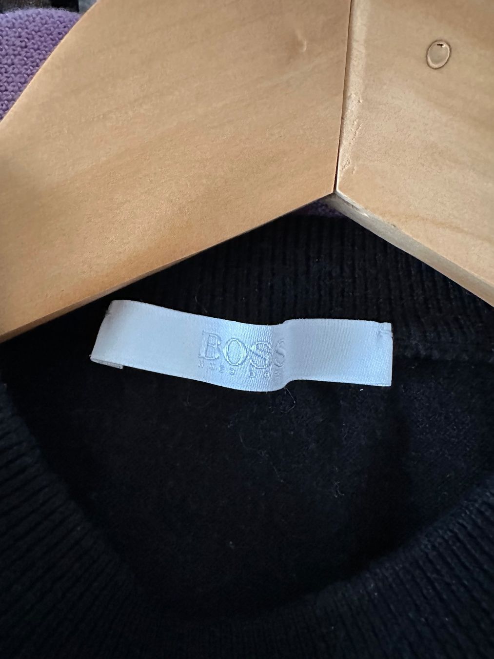 Hugo Boss Pullover & Sweatshirts: Schwarzer Sweater BOSS – Gebraucht aus Zürich von Honeyboo 2
