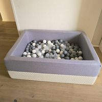 Bällebad mit ca 350 Bällen