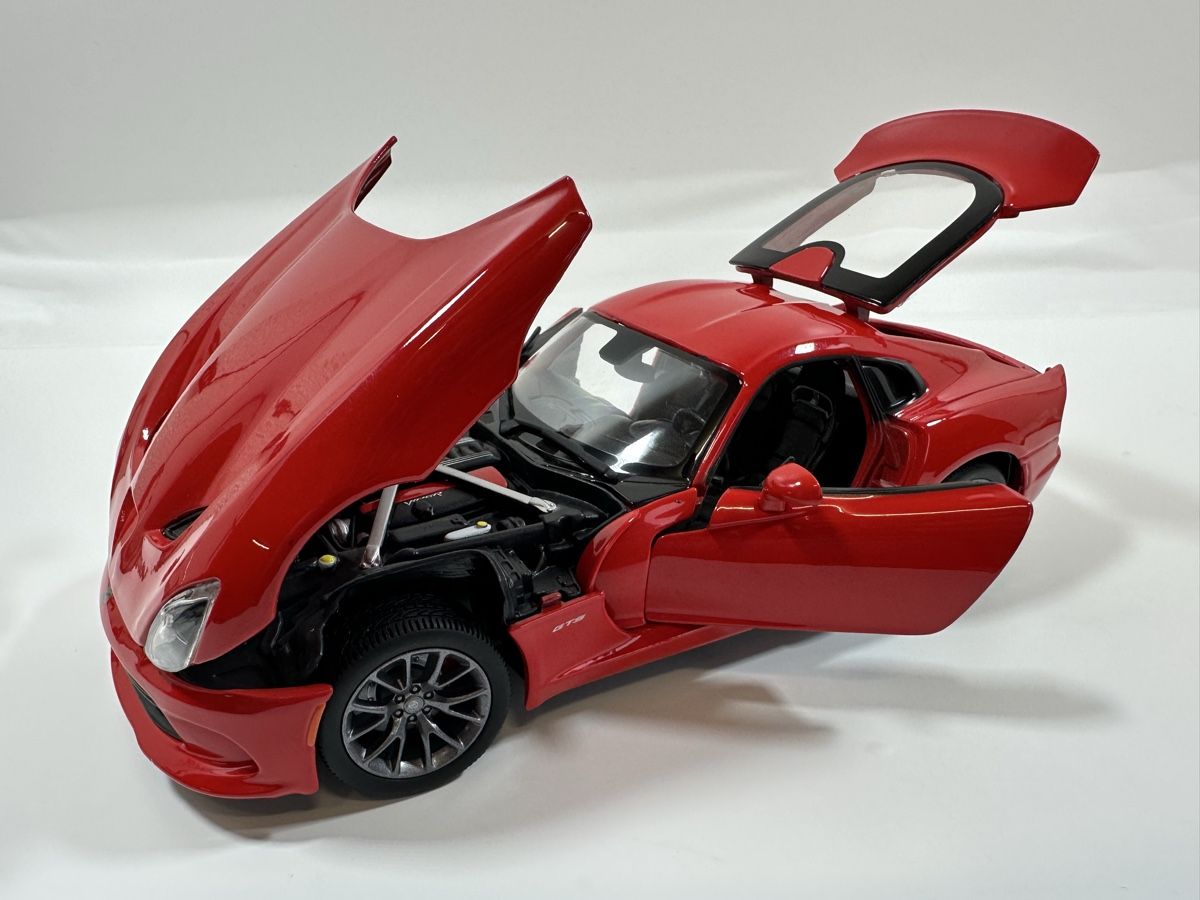 Maisto Modellautos: Dodge Viper SRT GTS 1:18, rot, MAISTO – Gebraucht aus Zofingen von rf9_x2xt 8