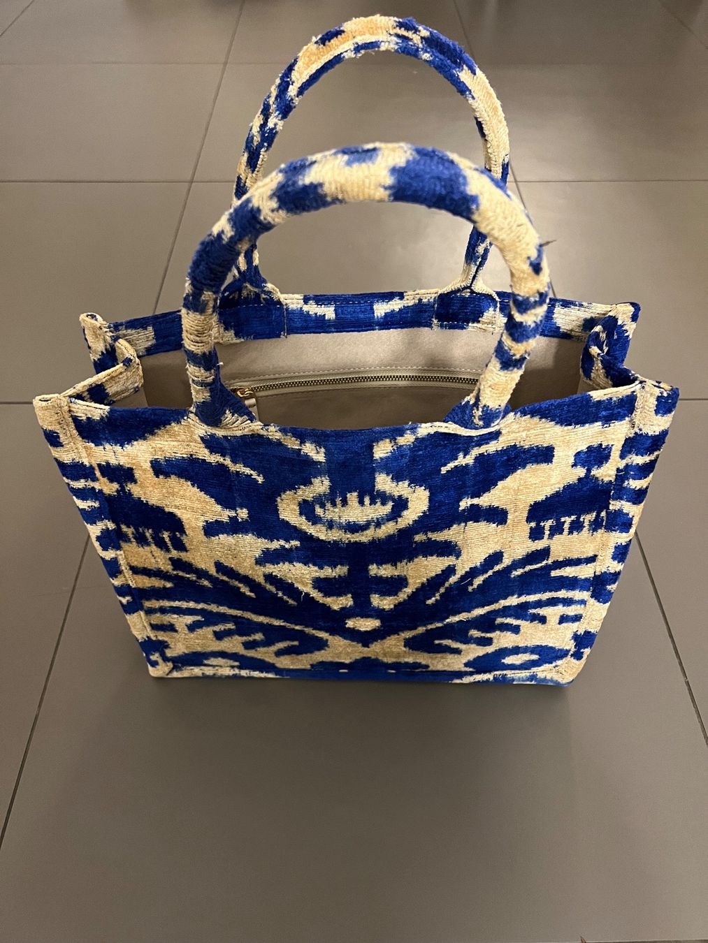 Borse da donna: Silk Tote Bag – Nuovo e nell'imballaggio originale da Adliswil venduto da Schnugg0 1
