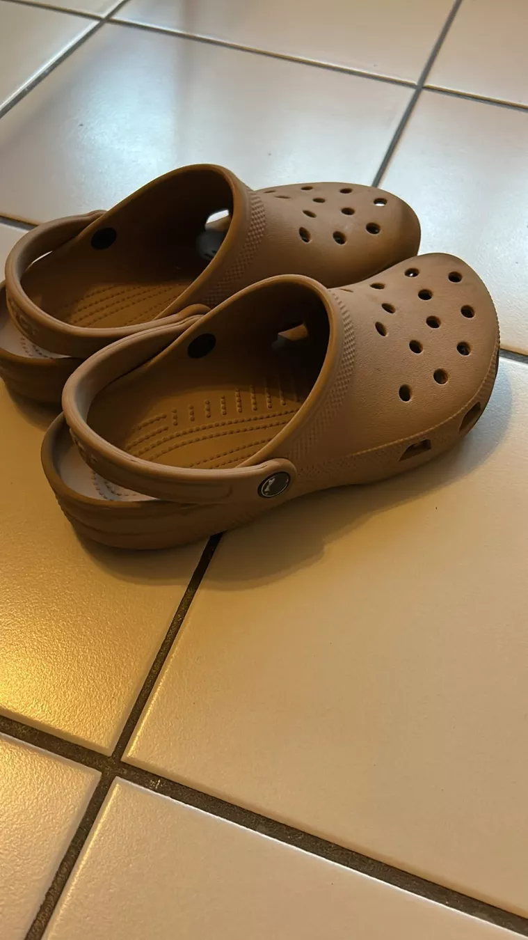 Crocs Scarpe da uomo: Crocs Beige gebraucht – Usato da Luzern venduto da 12hundert 1