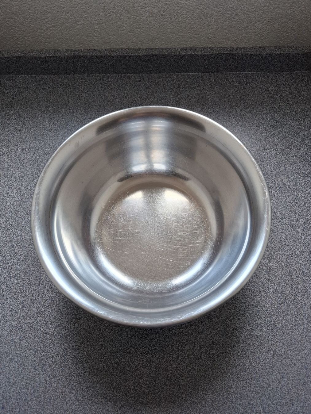 Ciotole: Edelstahlschüssel mit Gebrauchsspuren 18/10cm – Usato da Bern venduto da Madagaskarpalme