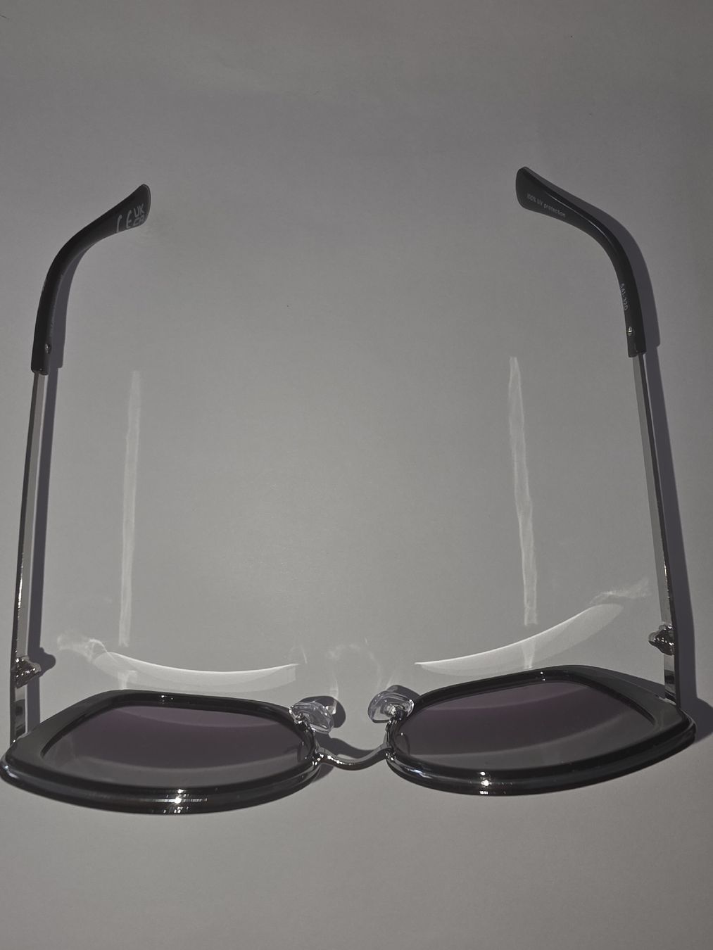 Occhiali & Lenti: Elegante Sonnenbrille mit Strass-Details – Usato da Horw venduto da Zedy01 1