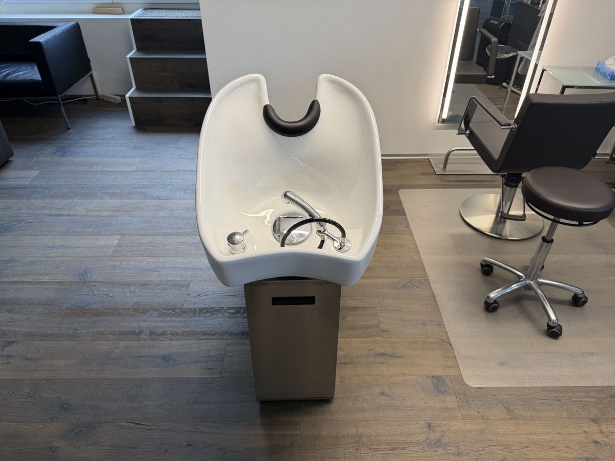 Fauteuils: Kiela Coiffeur-Einrichtung komplett – D'occasion à Rotkreuz par _SimonLustenberger_ 5