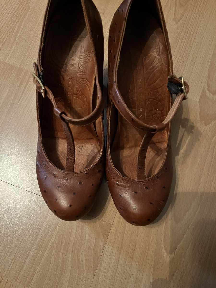 Chie Mihara Scarpe da donna: Chie Mihara Vintage Pumps – Usato da Zell ZH venduto da Spring1509 1