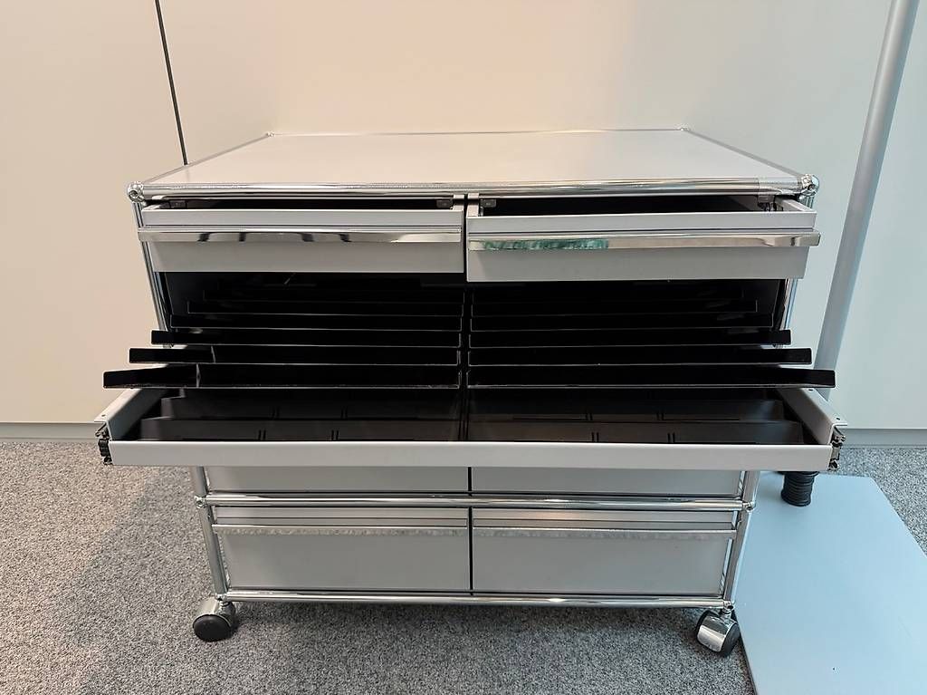 USM Cassettiere: USM - Meuble de rangement gris – Usato da Rolle venduto da nla_js68