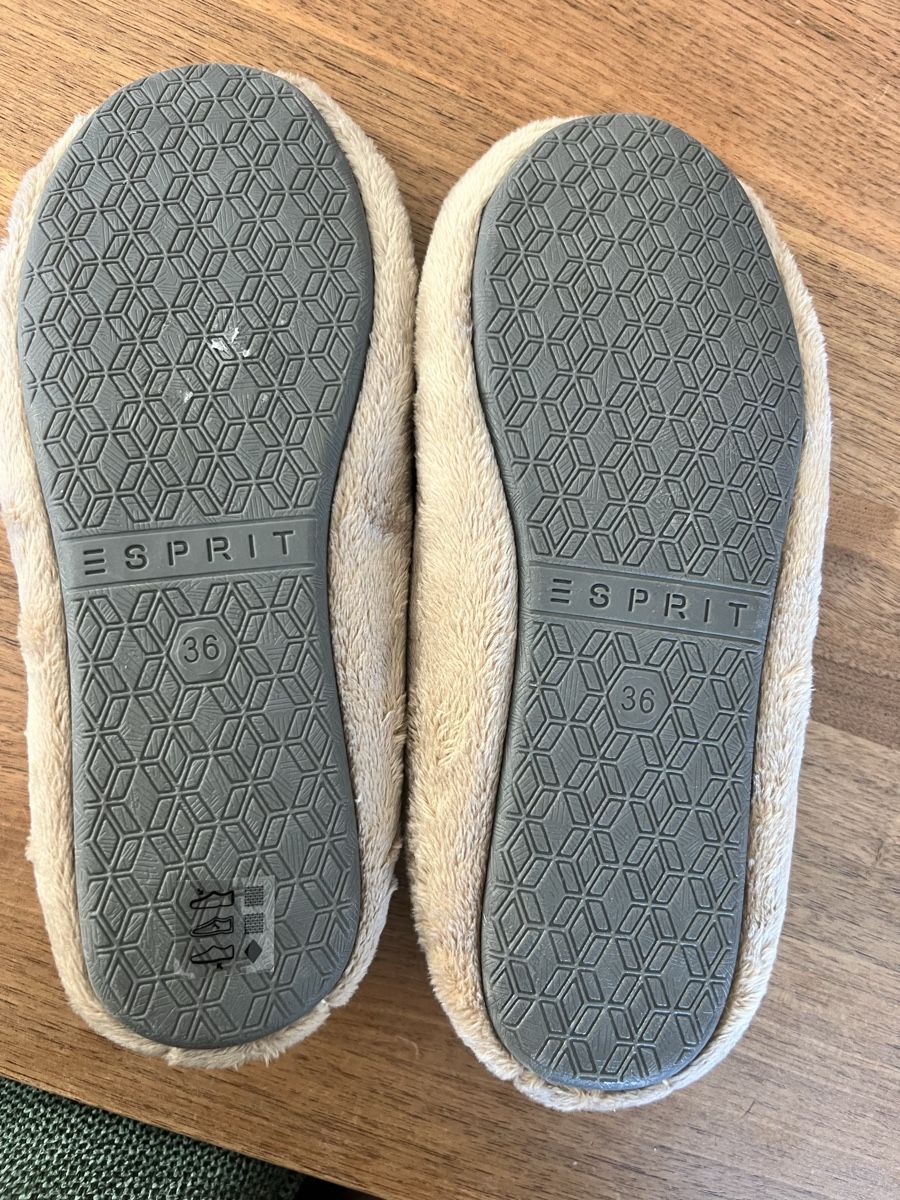 Esprit Chaussures femmes: Pantoufles Esprit – Neuf (Voir description) à Servion par sap_w8wg 1