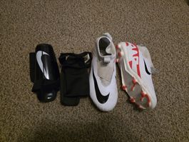 Nike Fussballschuhe und Schienbeinschoner Set weiss