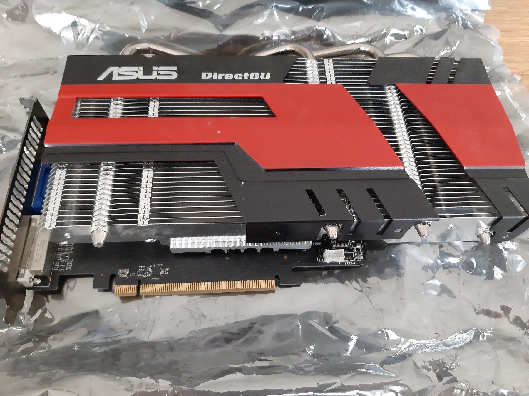 Asus Schede grafiche: ASUS EAH6770 DC Silent Graphics Card – Usato da Wolfhausen venduto da Dragons01