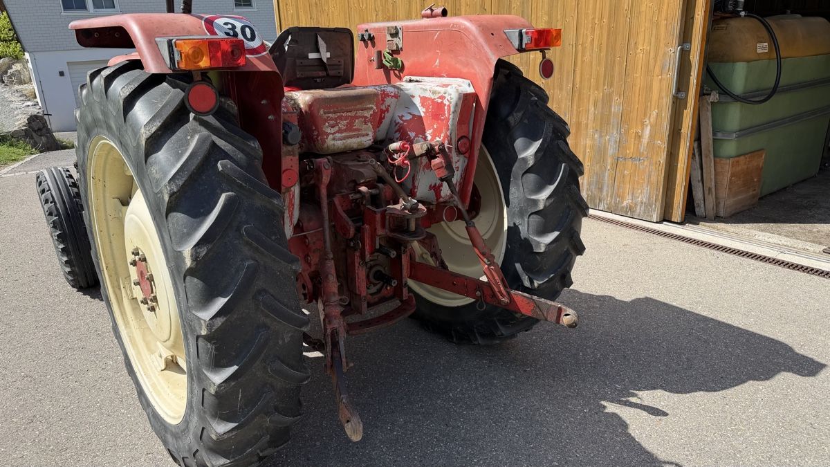 Case IH Trattori: International IH 474 Traktor mit MFK – Usato da Rehetobel venduto da ZM81 2