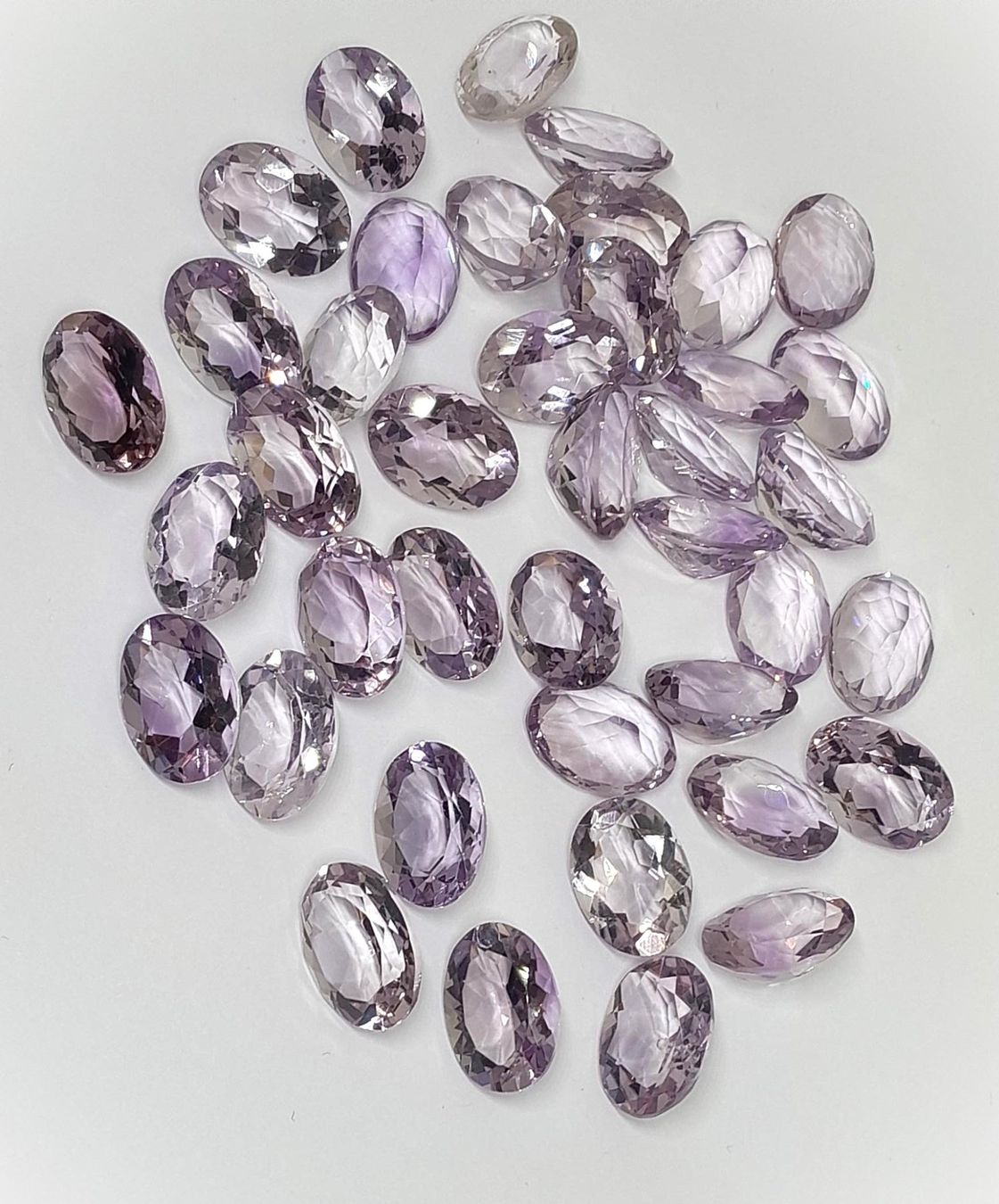 Pietre preziose: Lot 4x Améthystes ovales 11x9 mm - Valeur 90.- Fr – Nuovo (secondo la descrizione) da Grimisuat venduto da Valgem 4